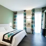 Guest house In Centro Luxury Como