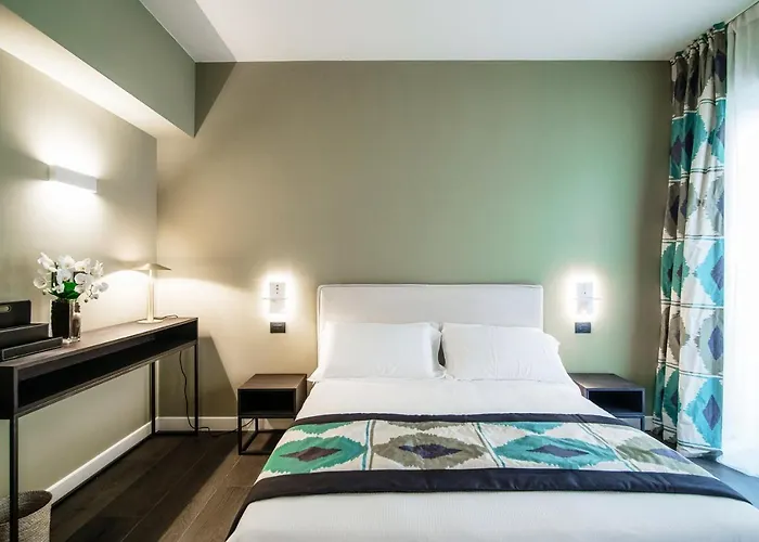 In Centro Luxury Πανσιόν 4*